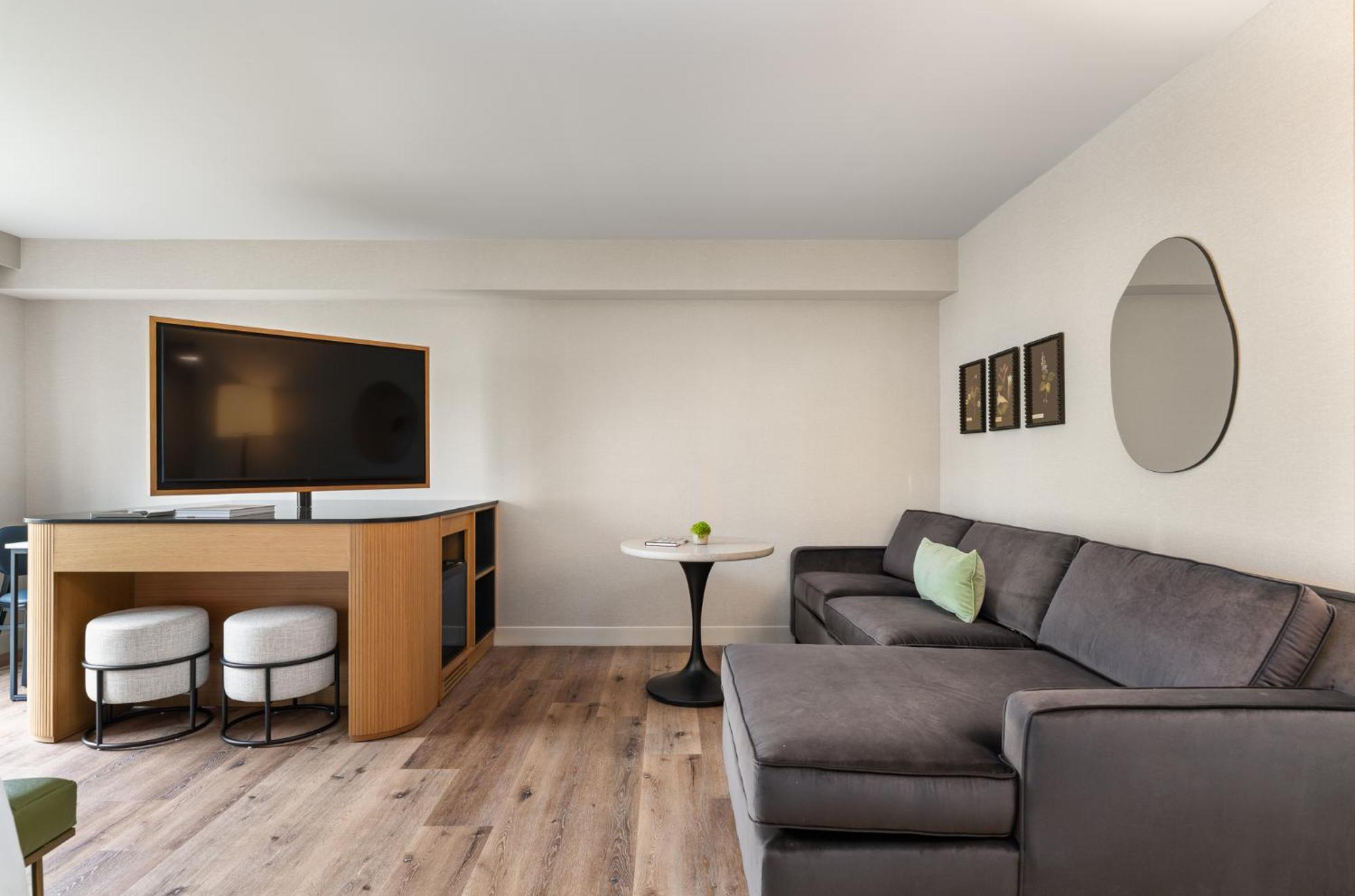Hotel The Watershed Norwalk Exterior foto